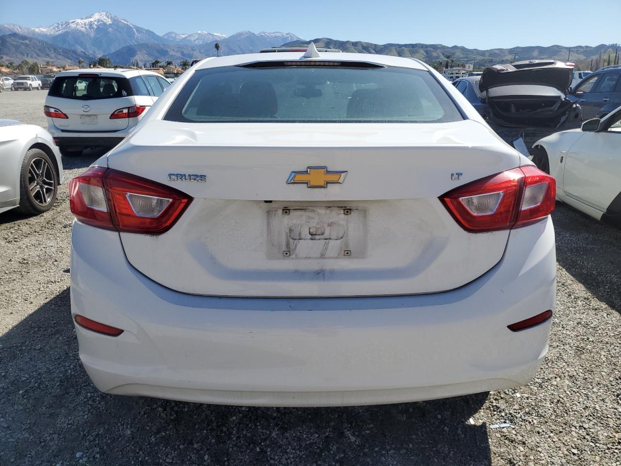 2018 Chevrolet Cruze - Image 6