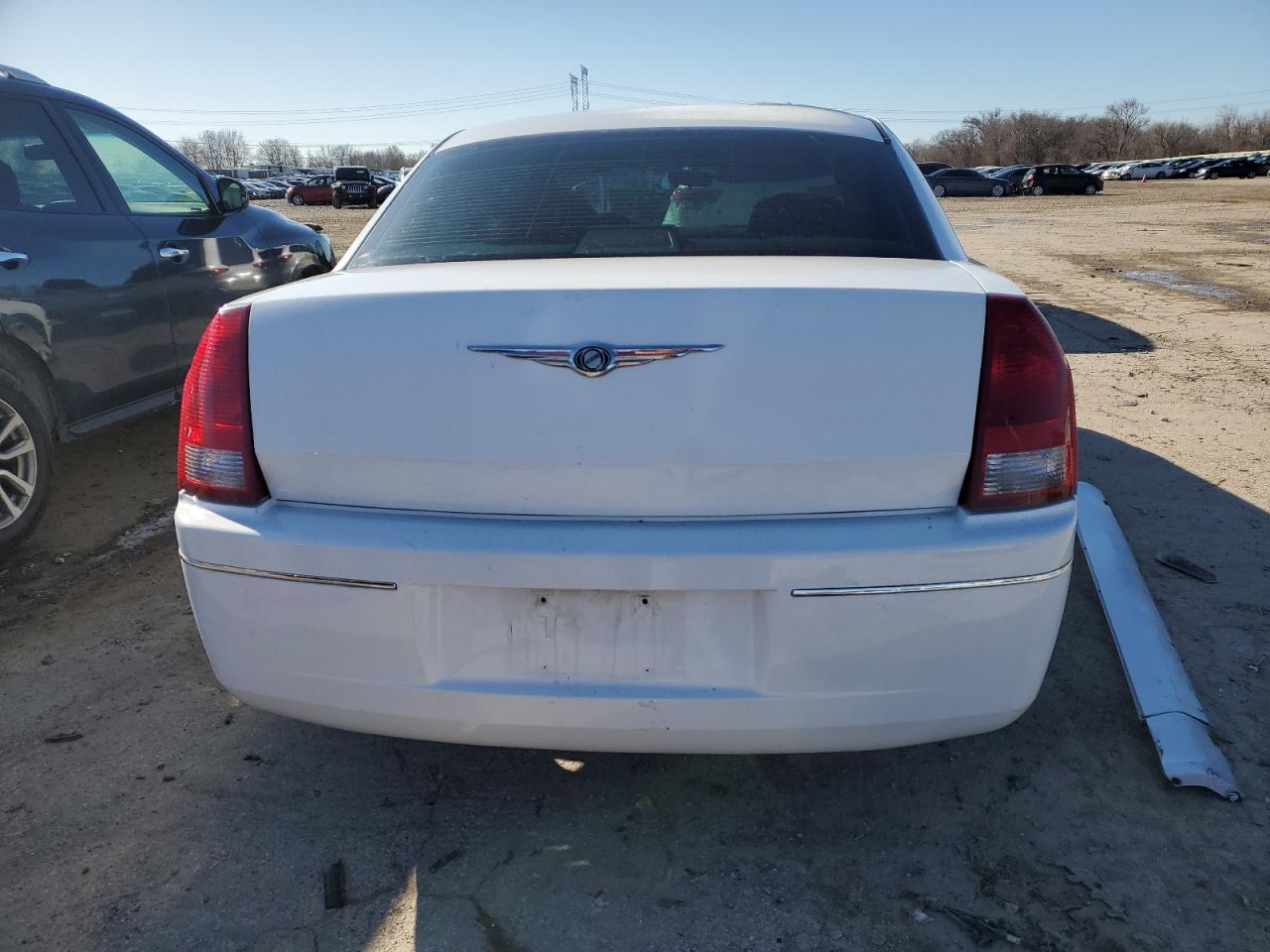 2005 Chrysler 300 - Image 6