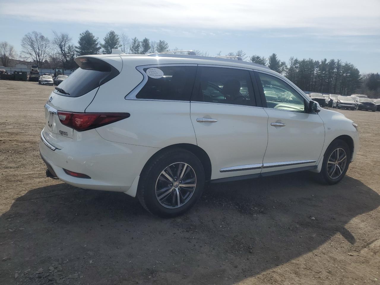 2017 Infiniti QX60 - Image 3