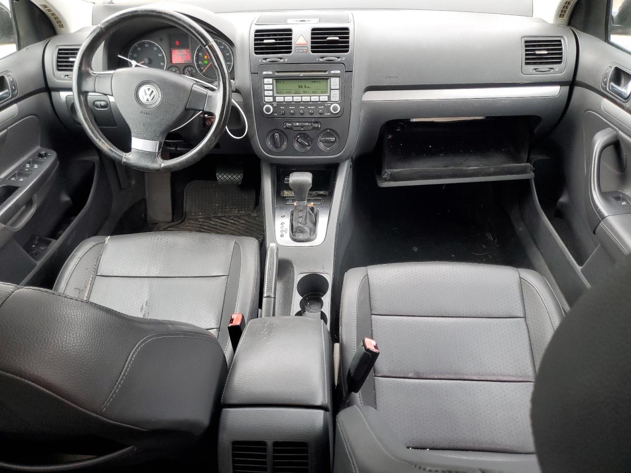2009 Volkswagen Jetta - Image 8