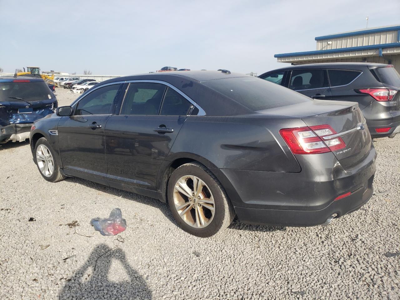 2015 Ford Taurus - Image 2