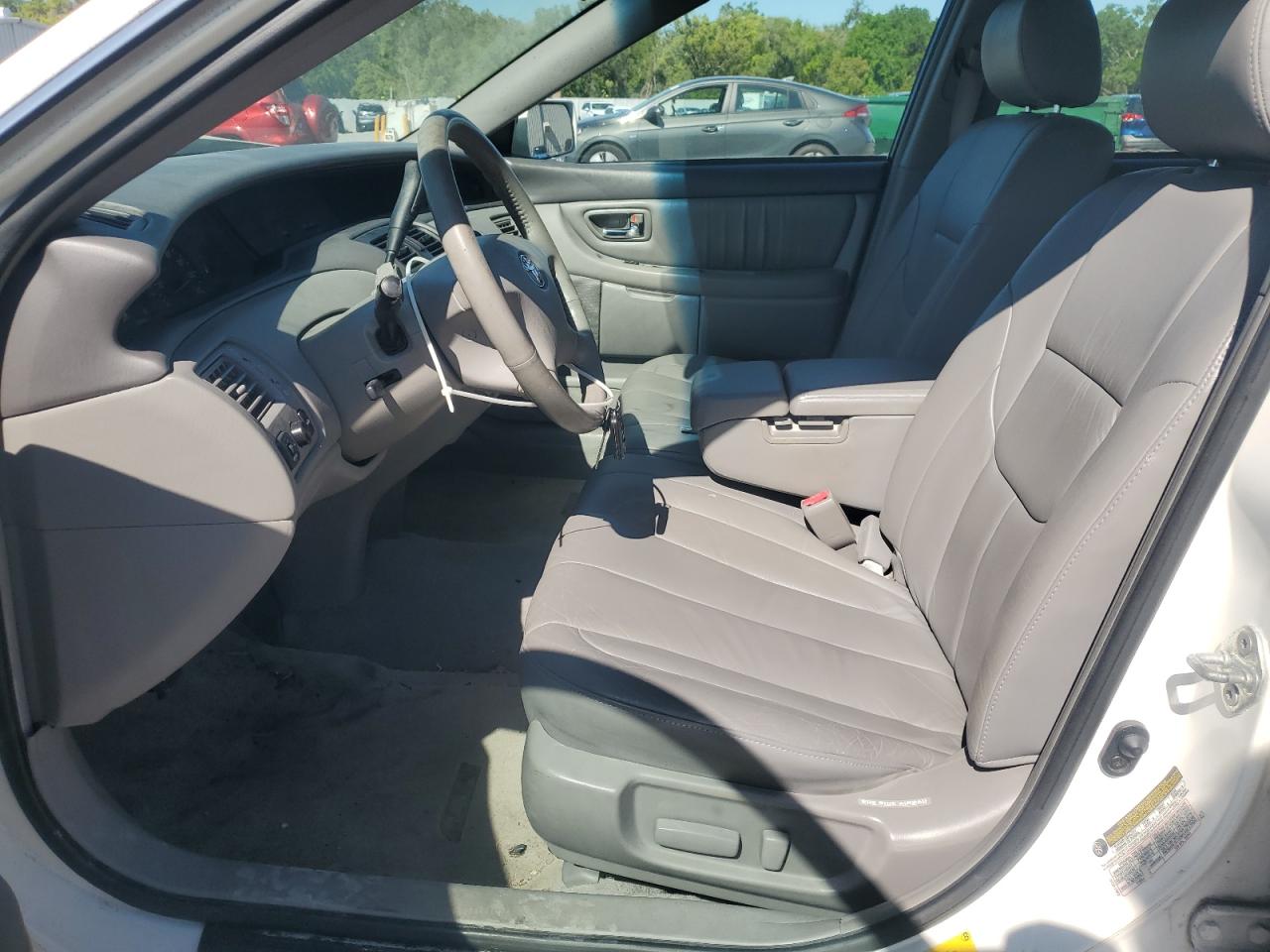 2004 Toyota Avalon - Image 7