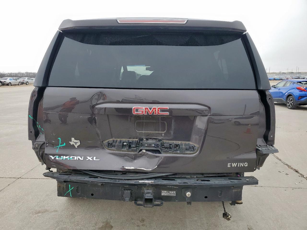 2015 GMC Yukon - Image 6