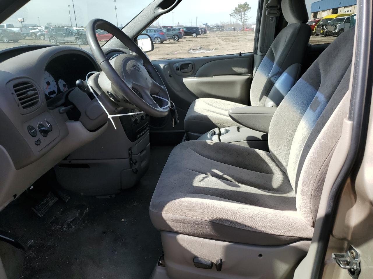2002 Dodge Caravan - Image 7