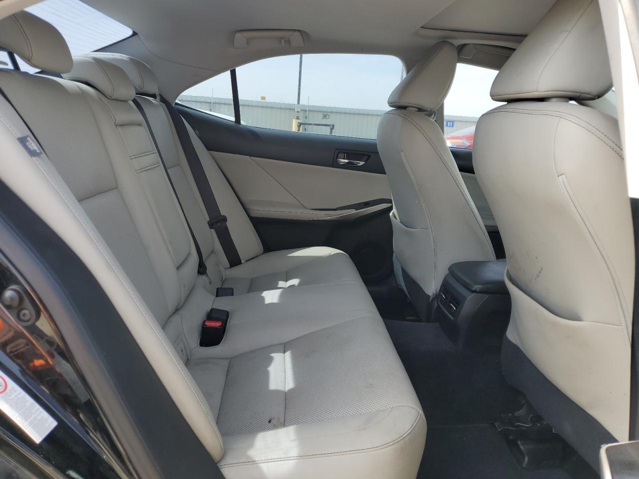 2014 Lexus IS - Image 10