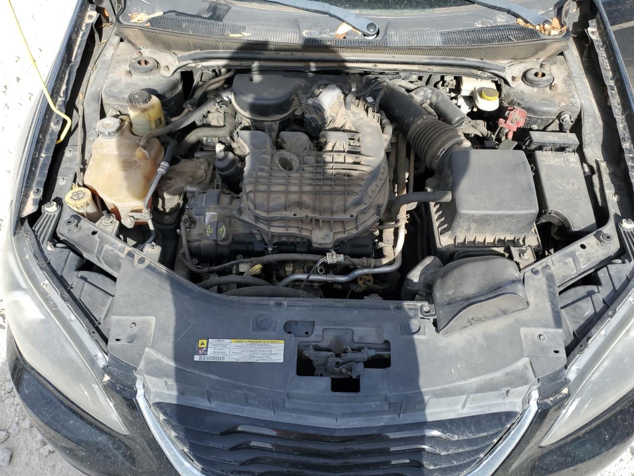2013 Chrysler 200 - Image 11