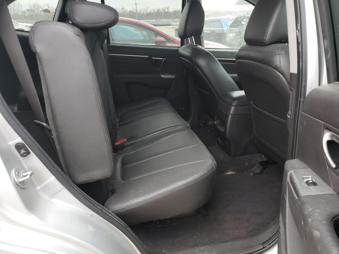 2011 Hyundai Santa Fe - Image 12