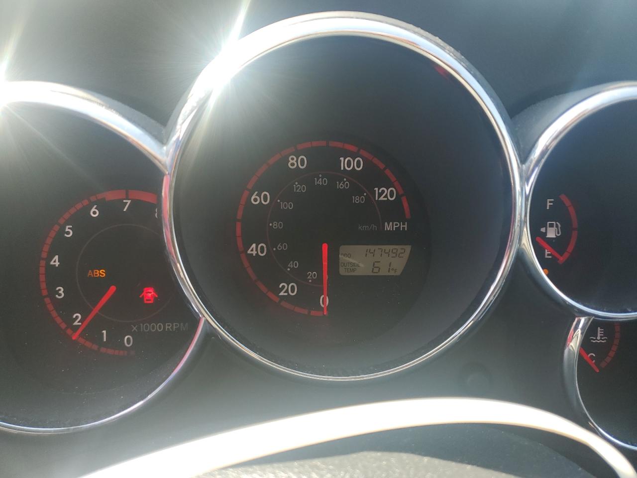 2004 Pontiac Vibe - Image 9