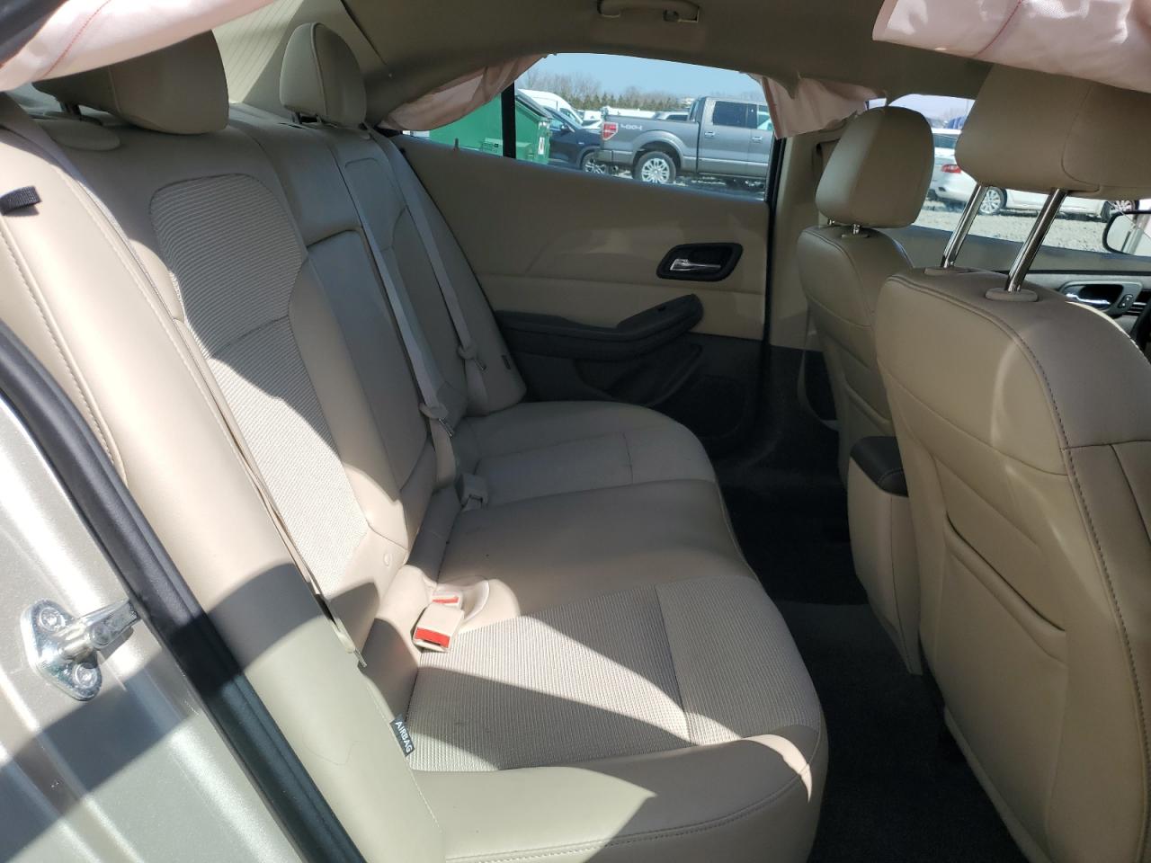 2016 Chevrolet Malibu - Image 10