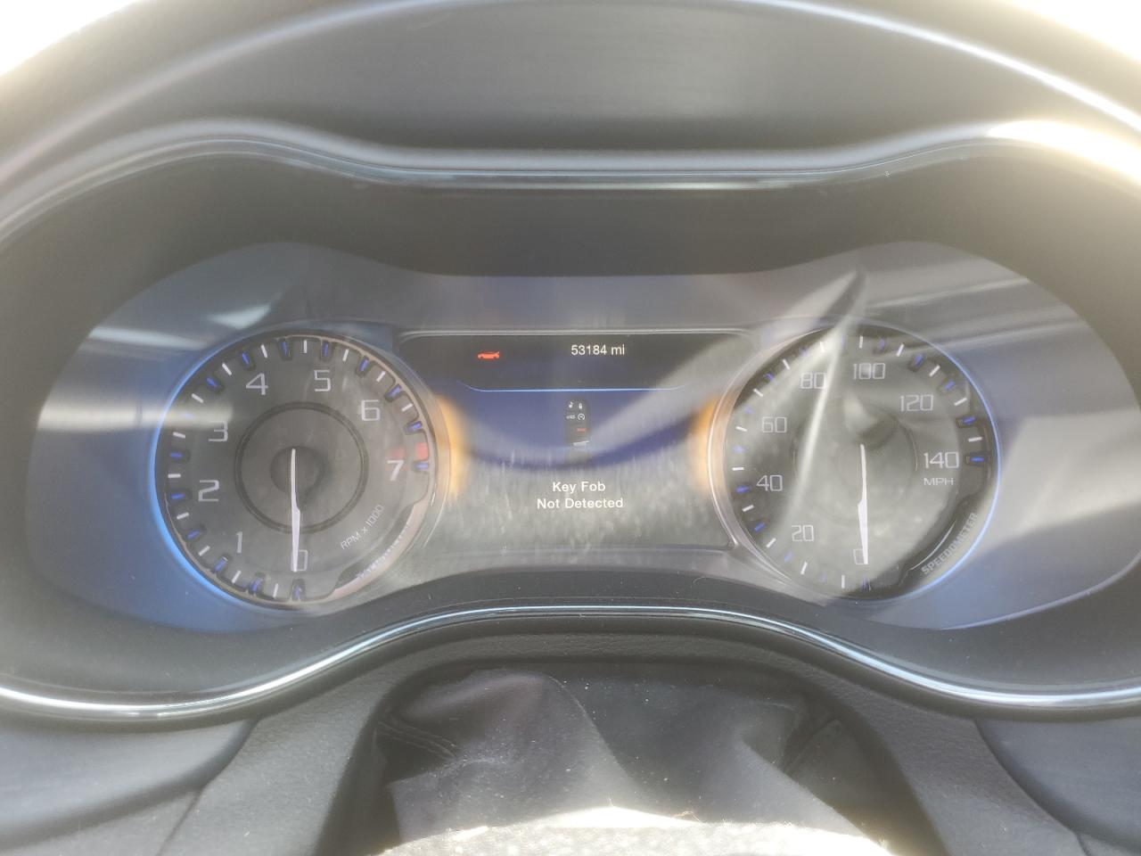 2016 Chrysler 200 - Image 9