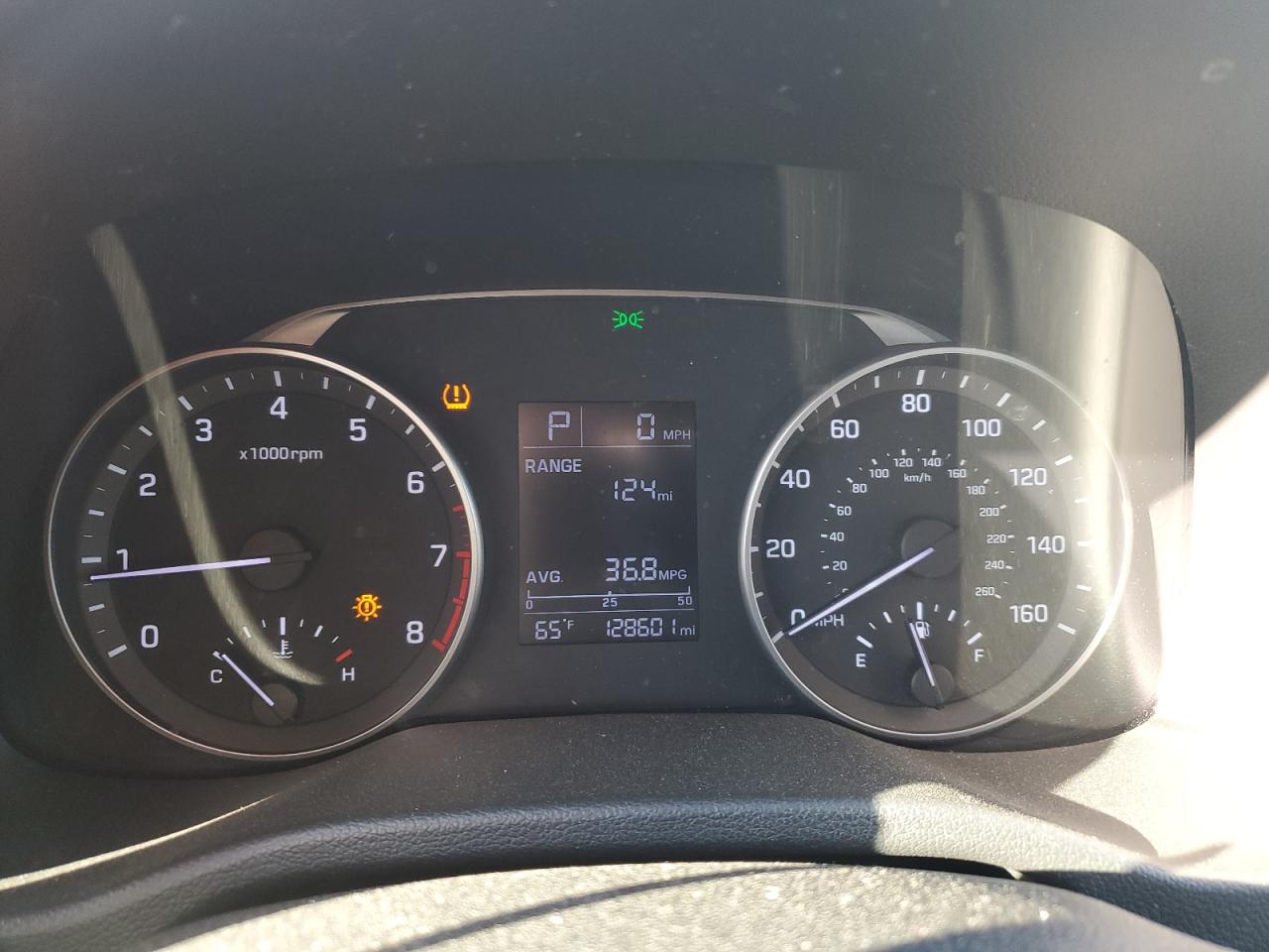 2017 Hyundai Elantra - Image 9