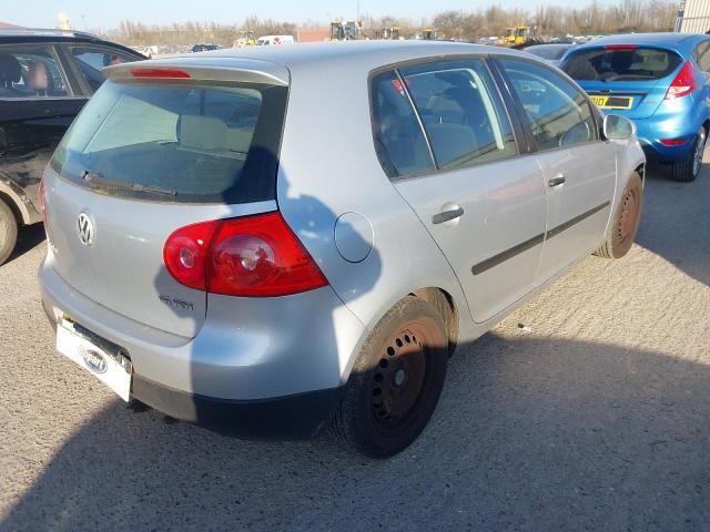 2005 VOLKSWAGEN GOLF FSI S