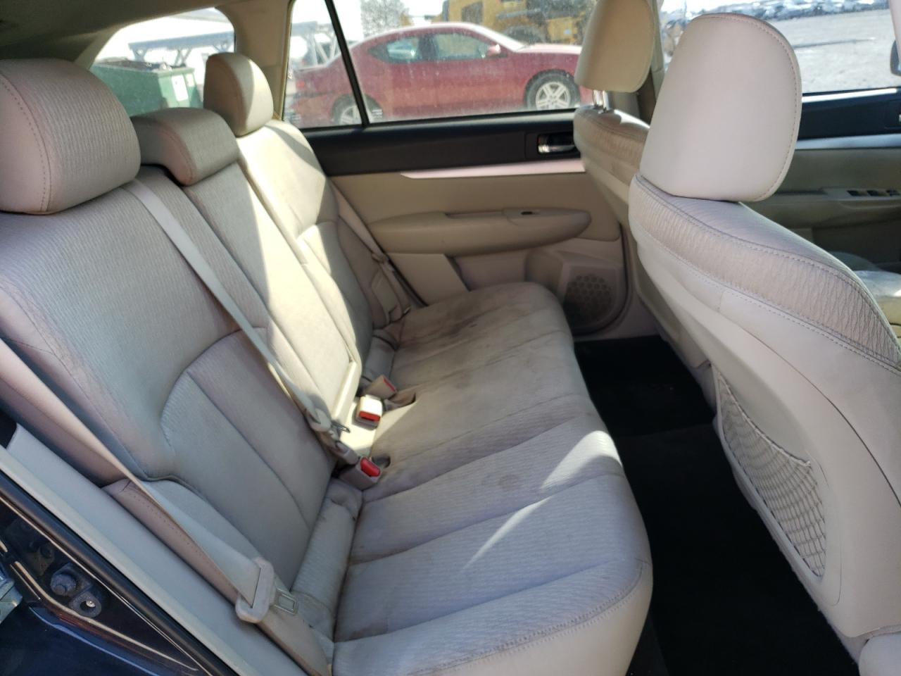 2012 Subaru Outback - Image 10