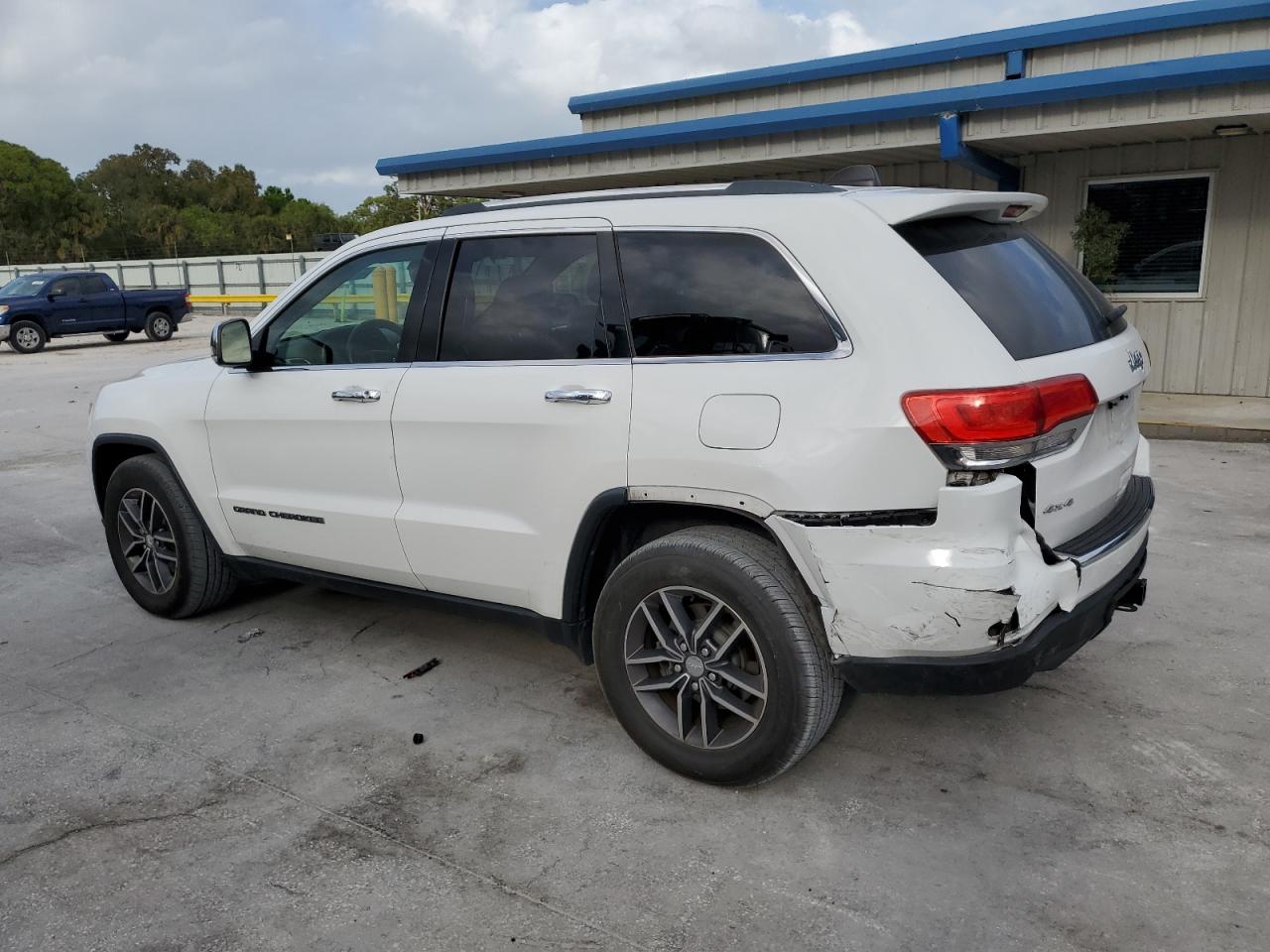 2017 Jeep Grand Cherokee - Image 2