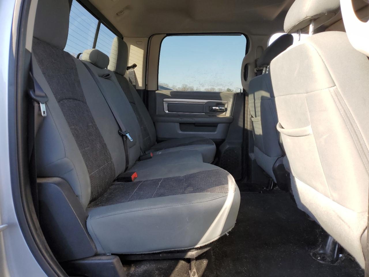 2015 RAM 2500 - Image 10
