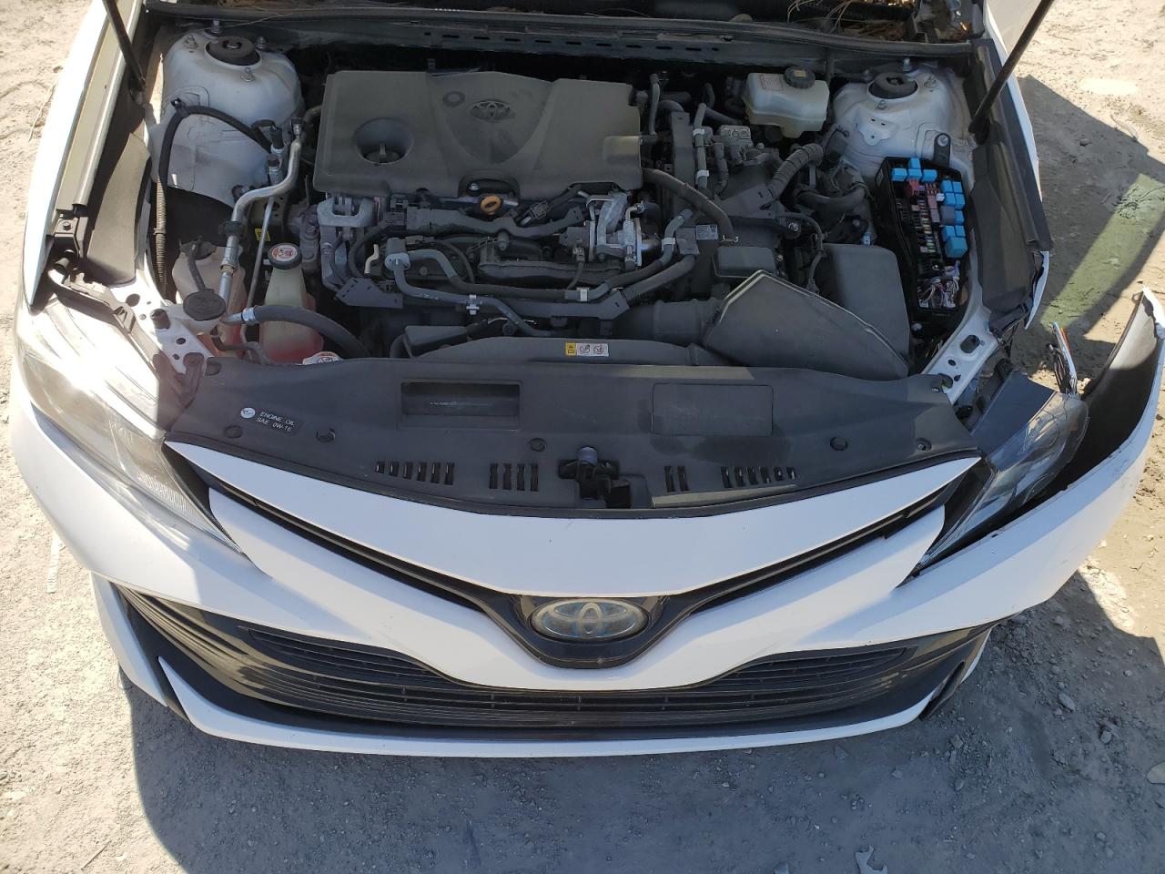 2019 Toyota Camry - Image 11