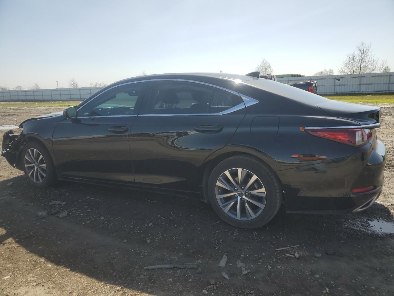 2020 Lexus ES - Image 2