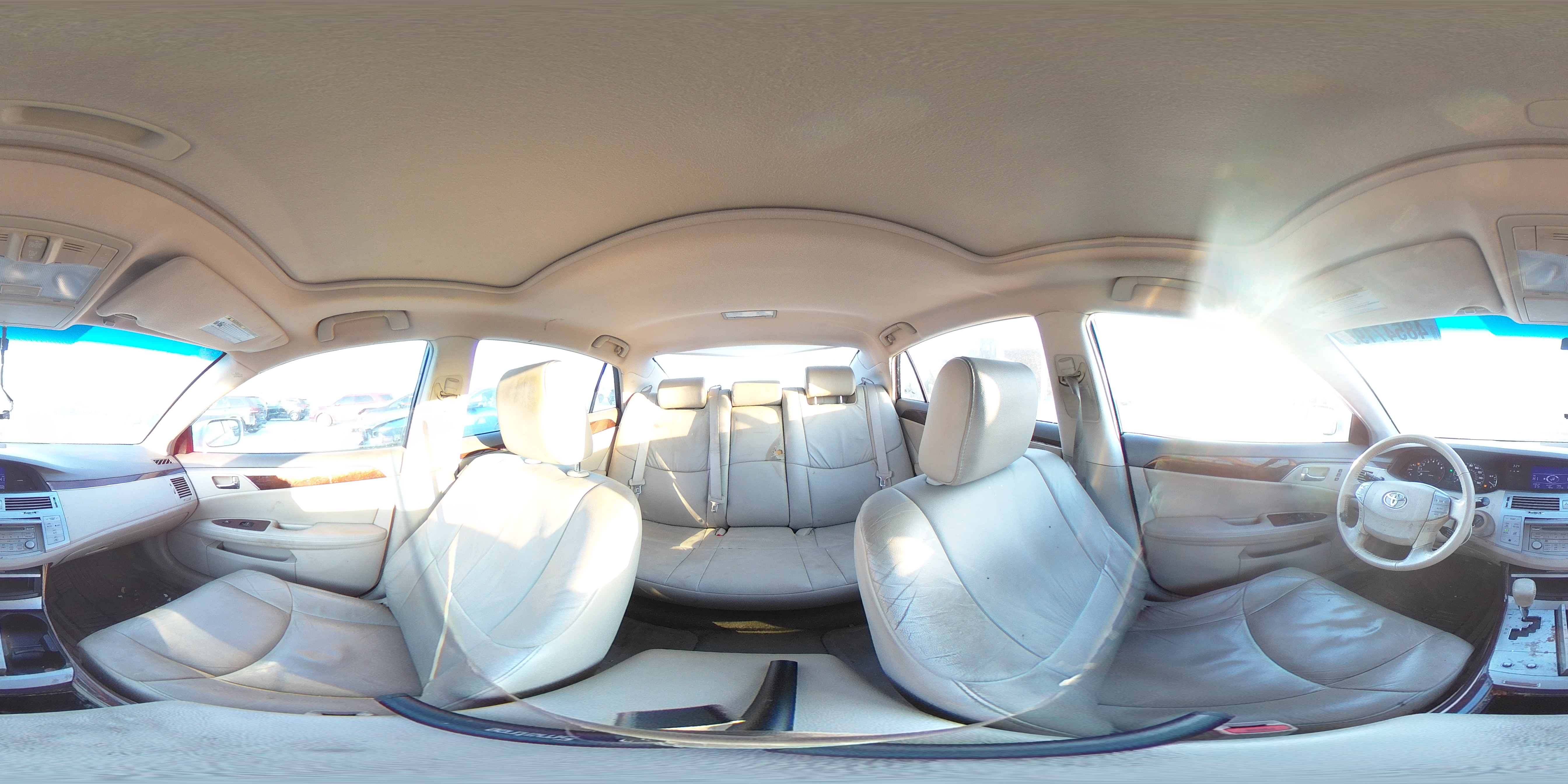 2009 Toyota Avalon - Image 13