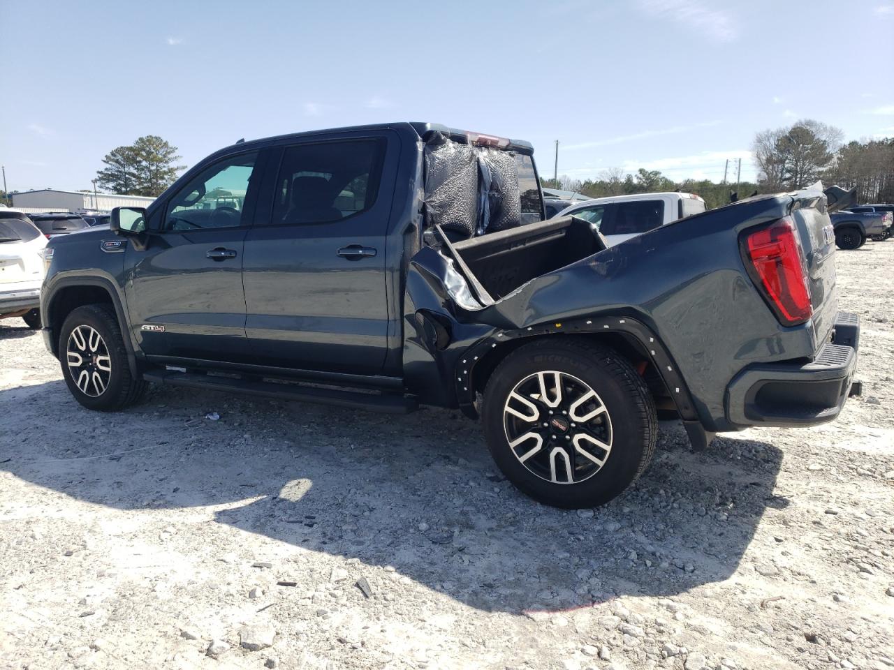 2019 GMC Sierra - Image 2
