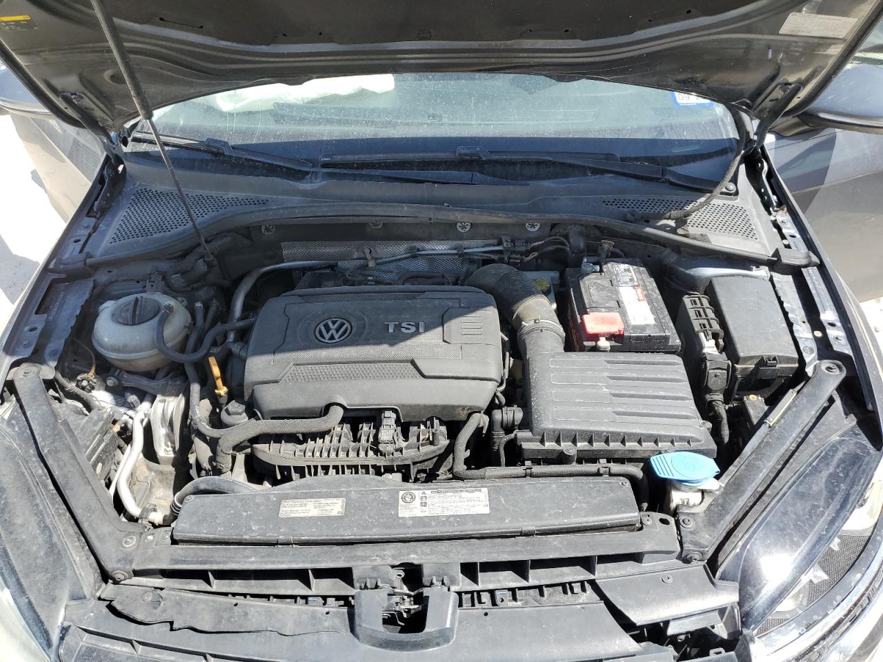 2015 Volkswagen Golf - Image 11
