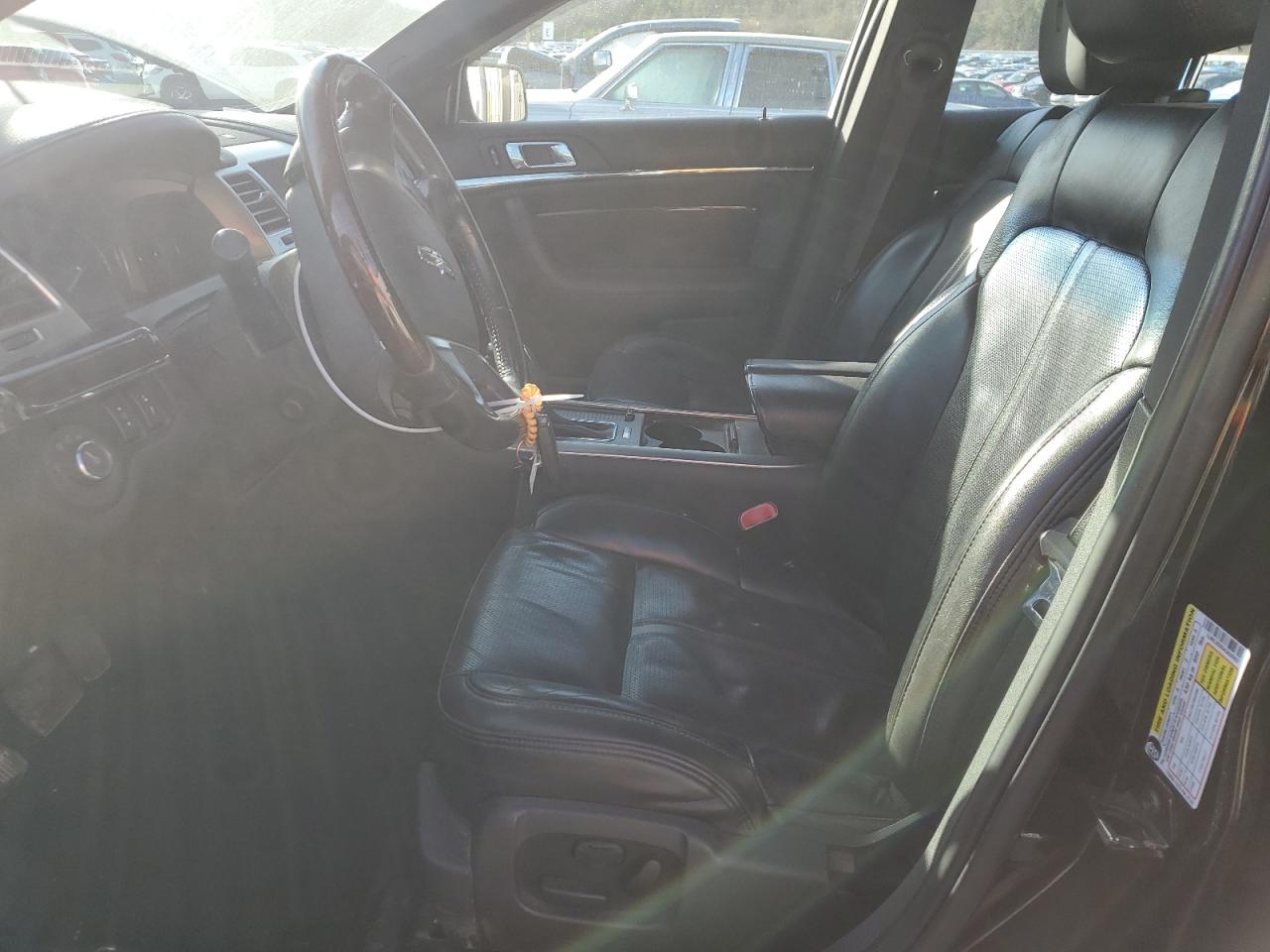 2010 Lincoln MKS - Image 7