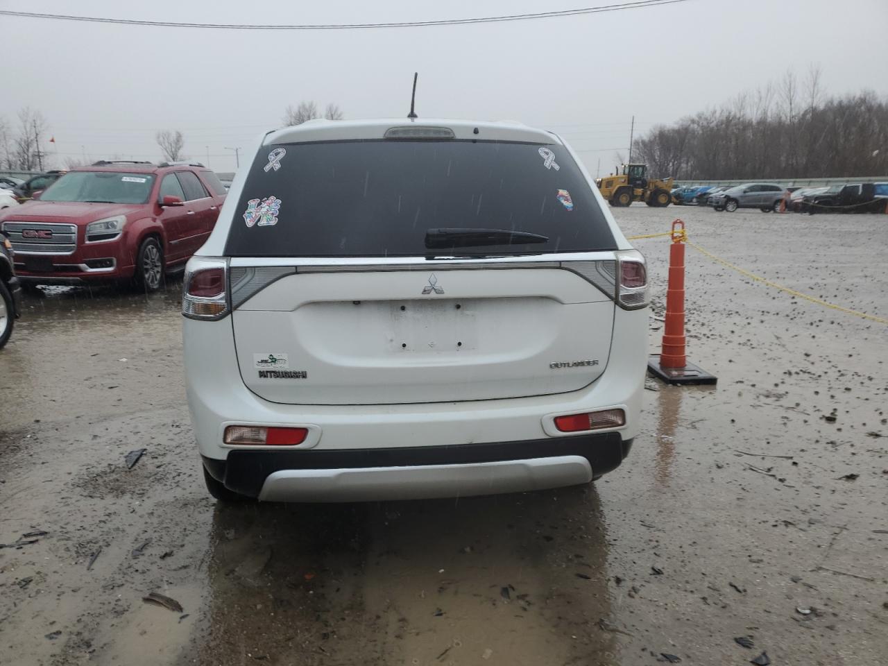 2015 Mitsubishi Outlander - Image 6