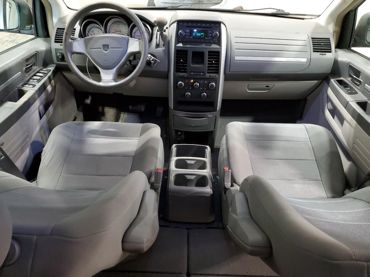 2008 Dodge Caravan - Image 8