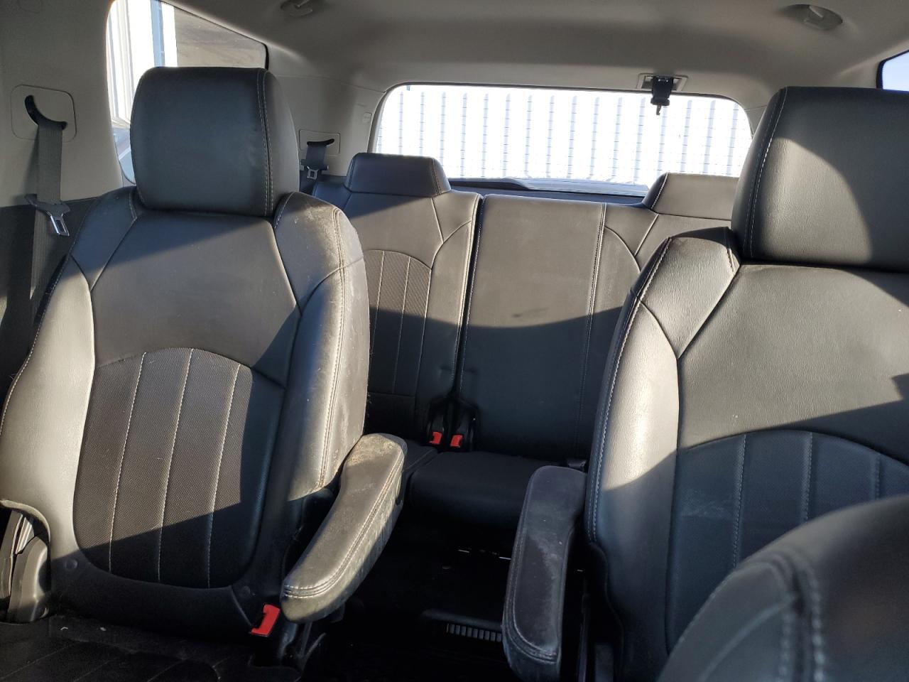 2016 GMC Acadia - Image 10