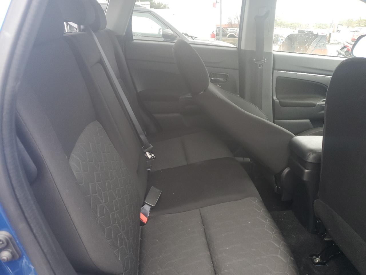 2021 Mitsubishi Outlander - Image 11