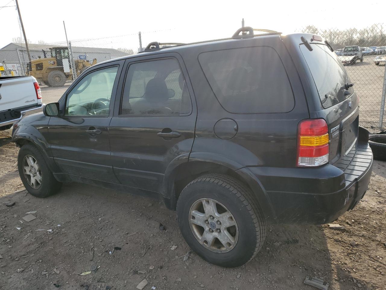 2006 Ford Escape - Image 2