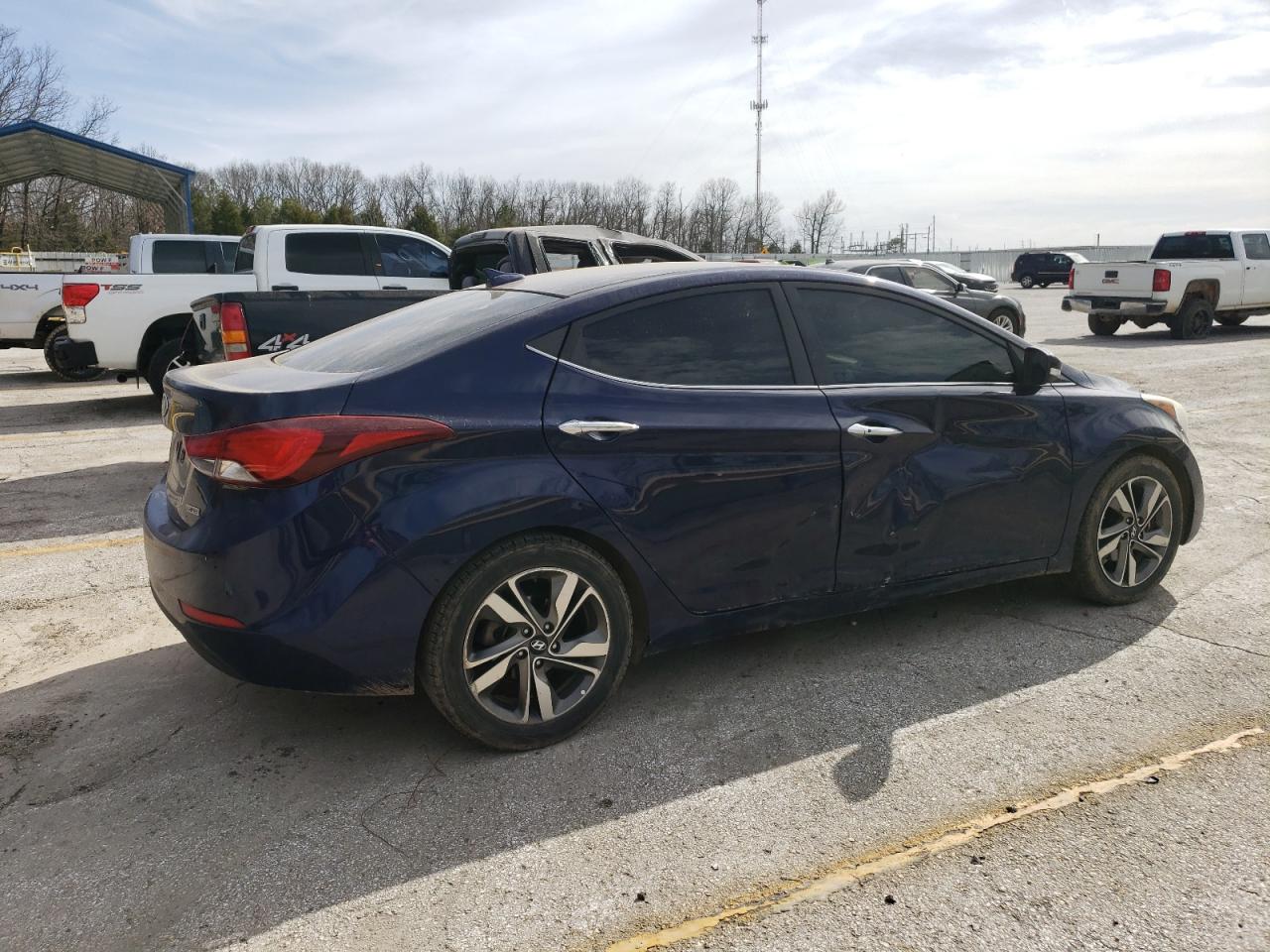 2014 Hyundai Elantra - Image 3