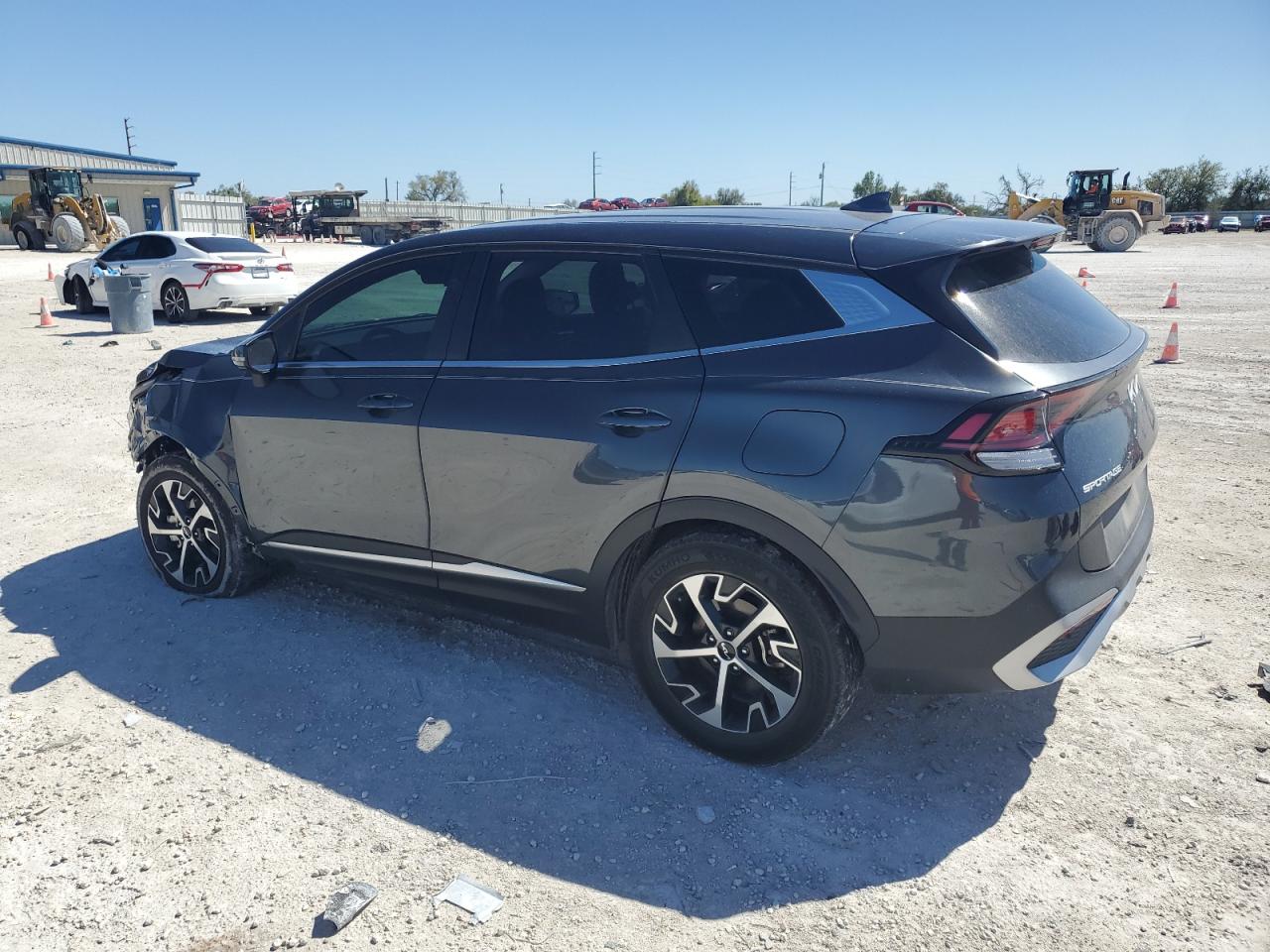 2023 Kia Sportage - Image 2