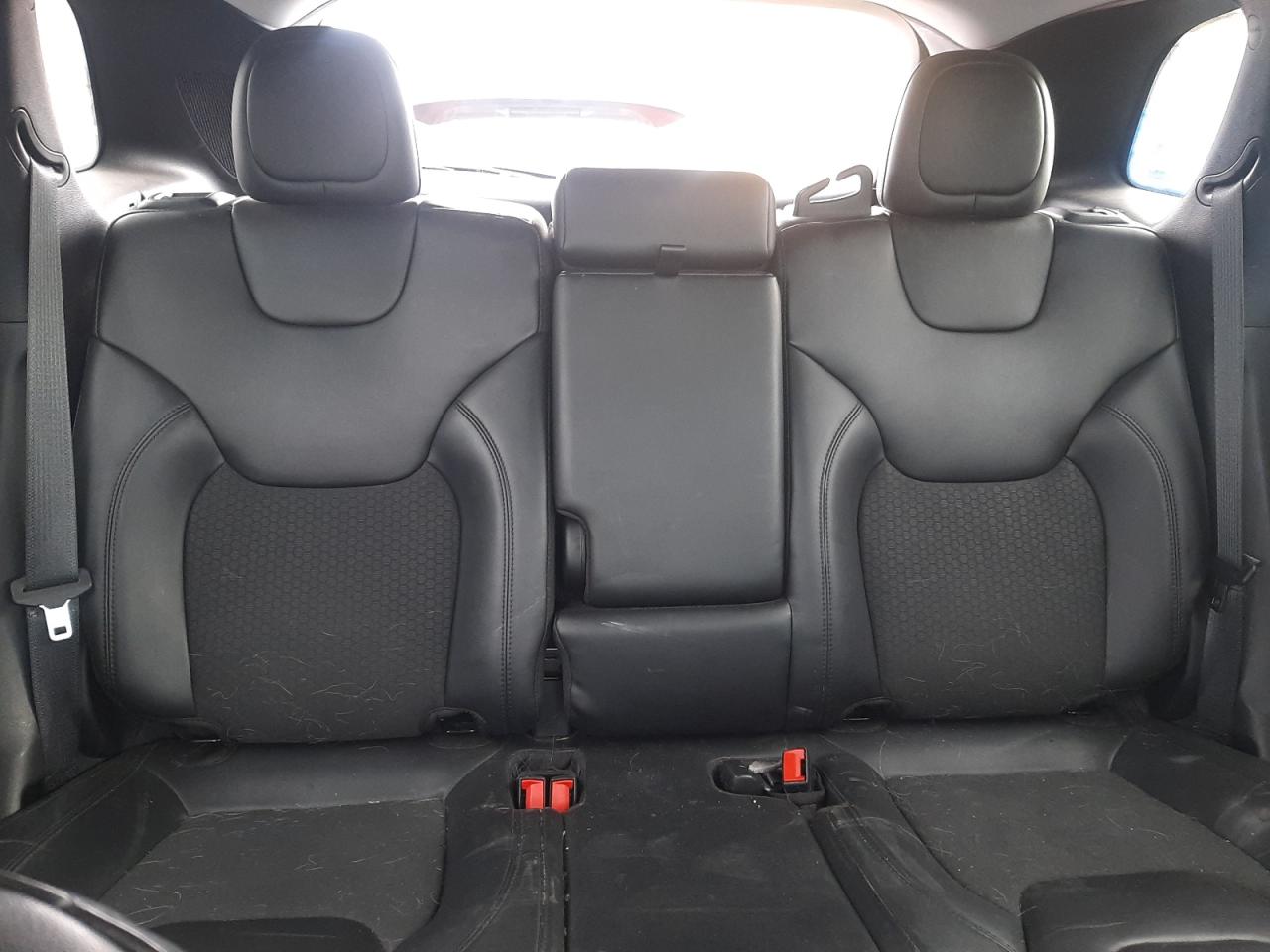 2019 Jeep Grand Cherokee - Image 10