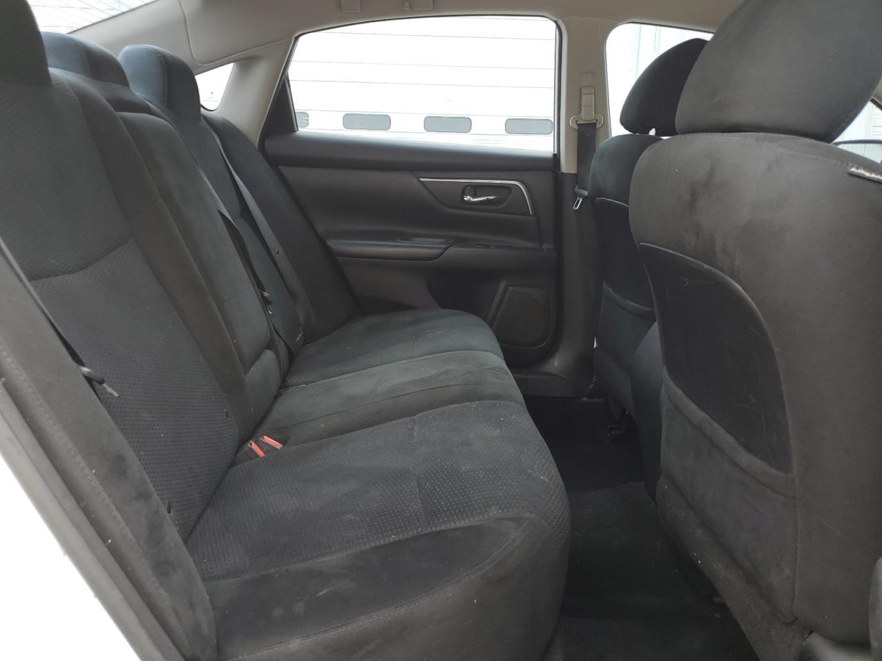 2015 Nissan Altima - Image 10