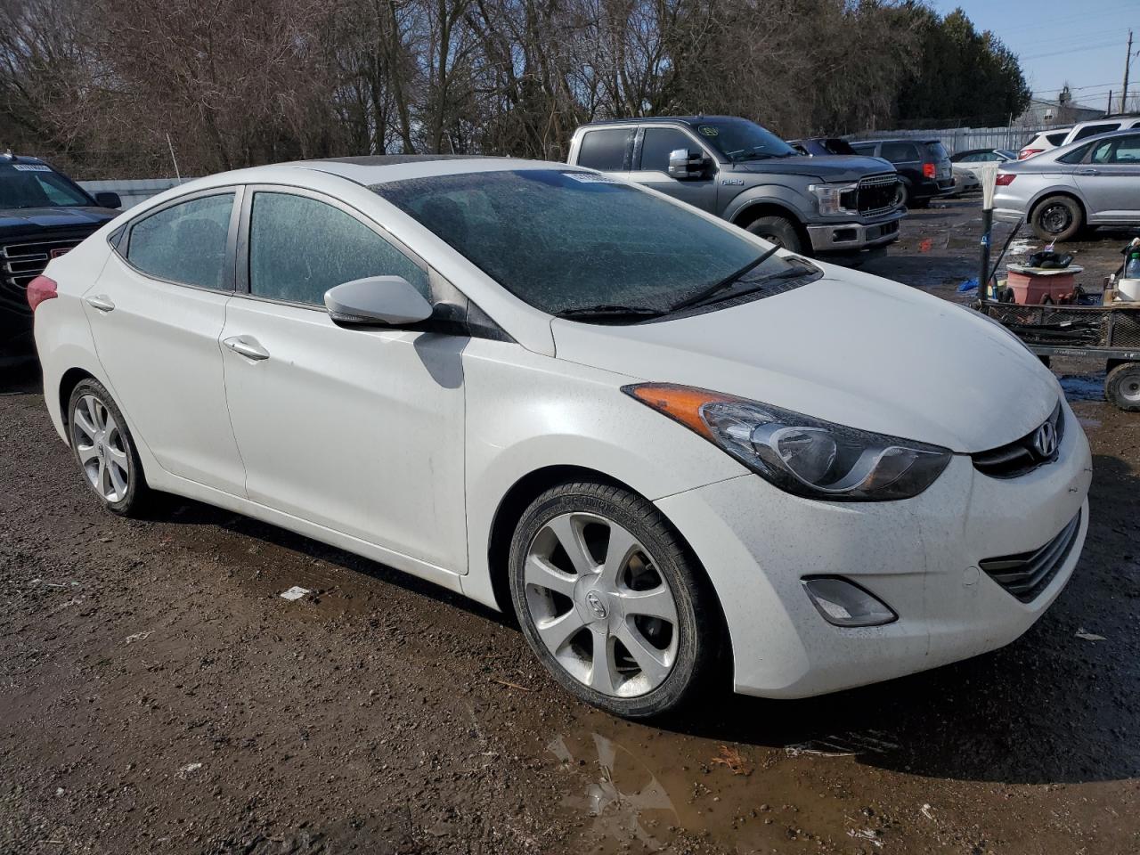 2013 Hyundai Elantra - Image 4
