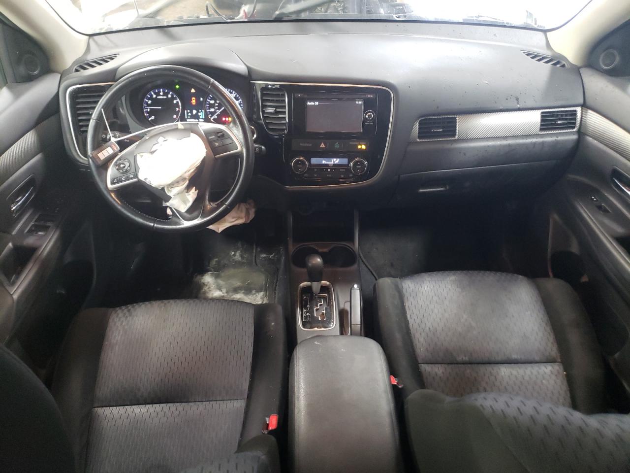 2014 Mitsubishi Outlander - Image 8