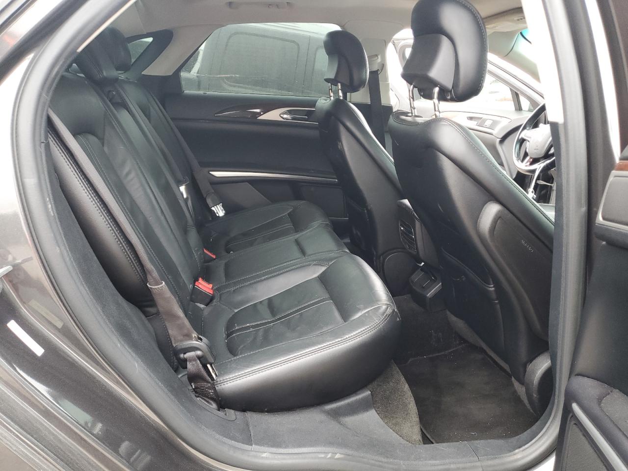 2016 Lincoln MKZ - Image 10