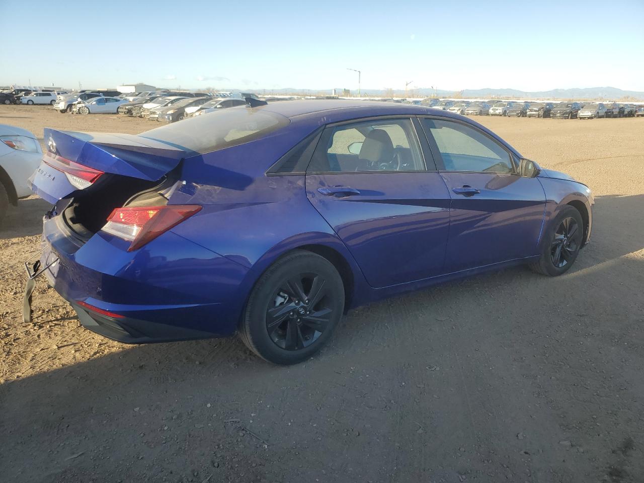 2021 Hyundai Elantra - Image 3