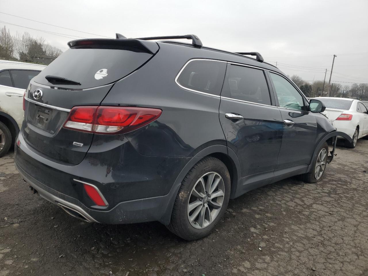 2018 Hyundai Santa Fe - Image 3