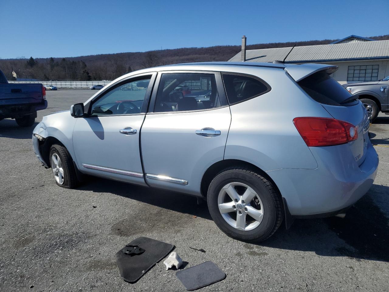 2013 Nissan Rogue - Image 2