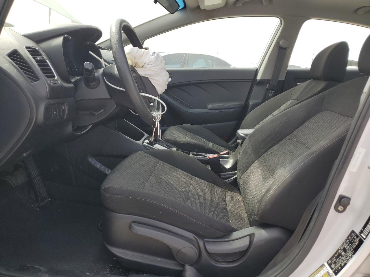 2017 Kia Forte - Image 7