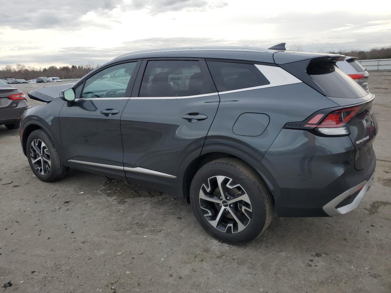 2023 Kia Sportage - Image 2