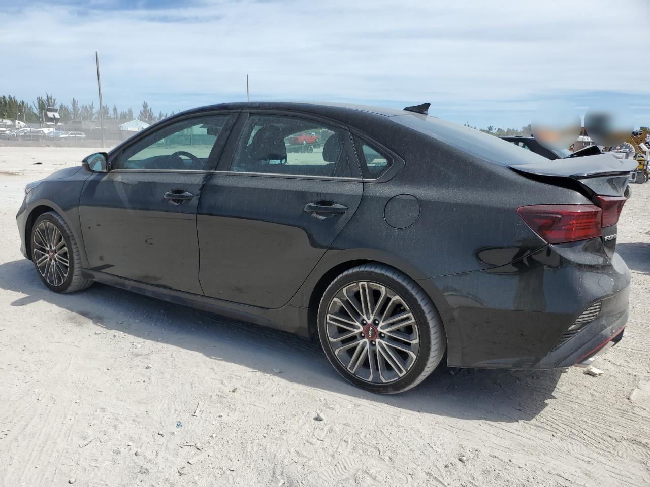 2022 Kia Forte - Image 2