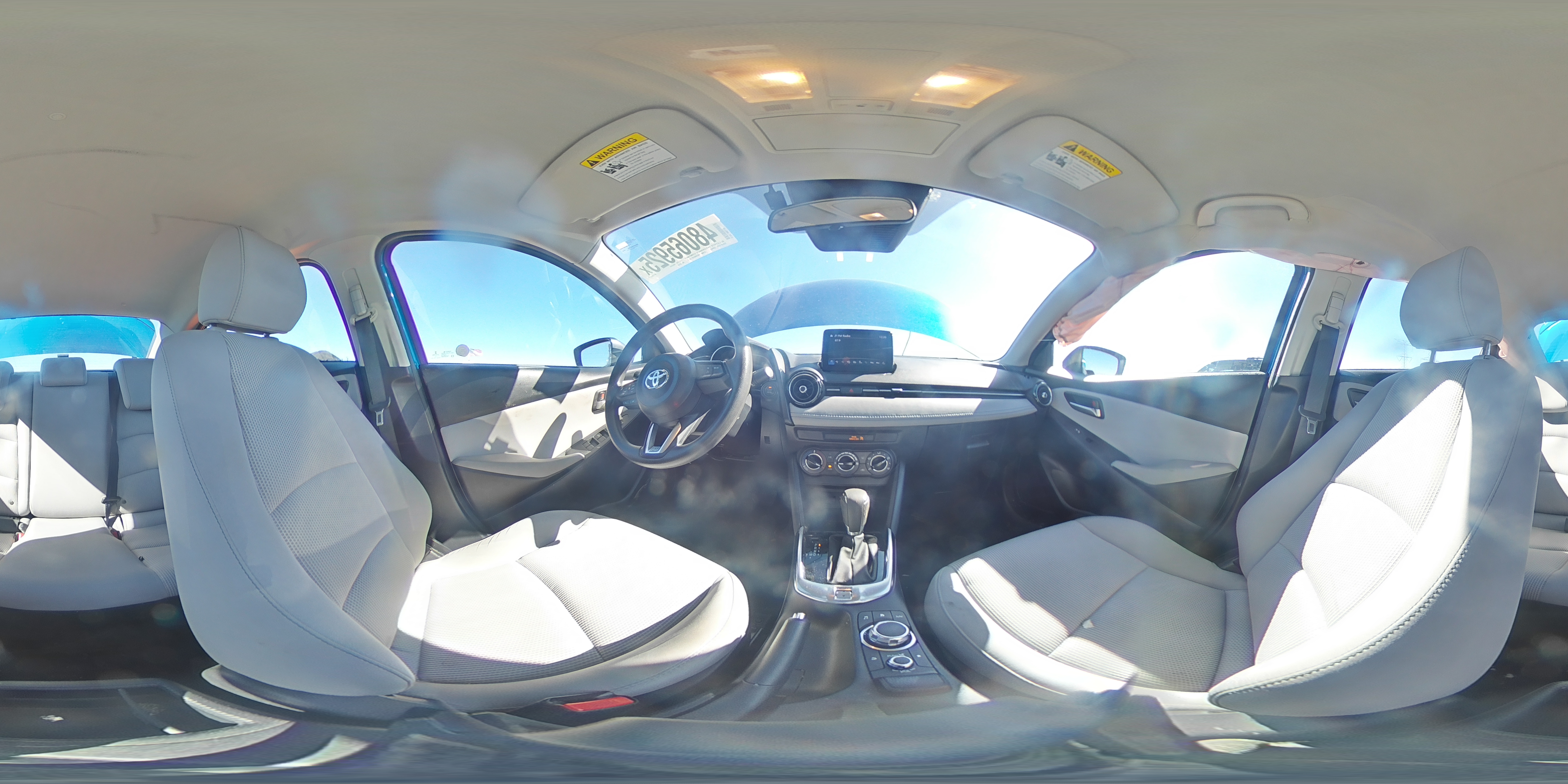 2019 Toyota Yaris - Image 13