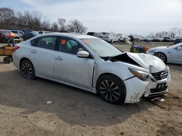 Sedans NISSAN ALTIMA 2016 Biały