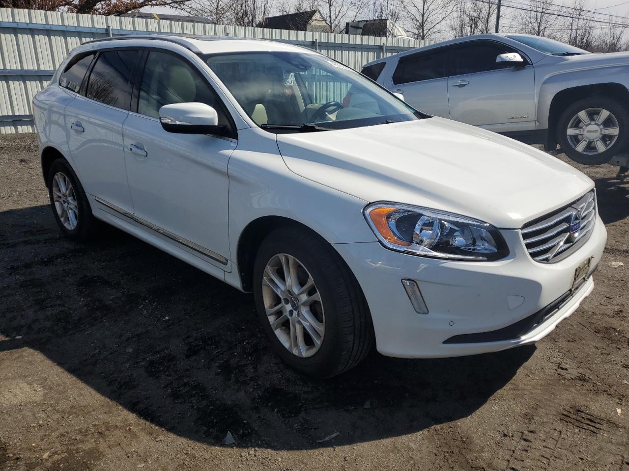 2015 Volvo XC60 - Image 4