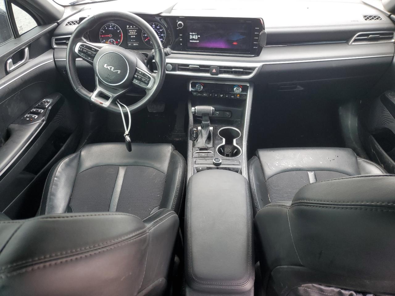 2022 Kia K5 - Image 8