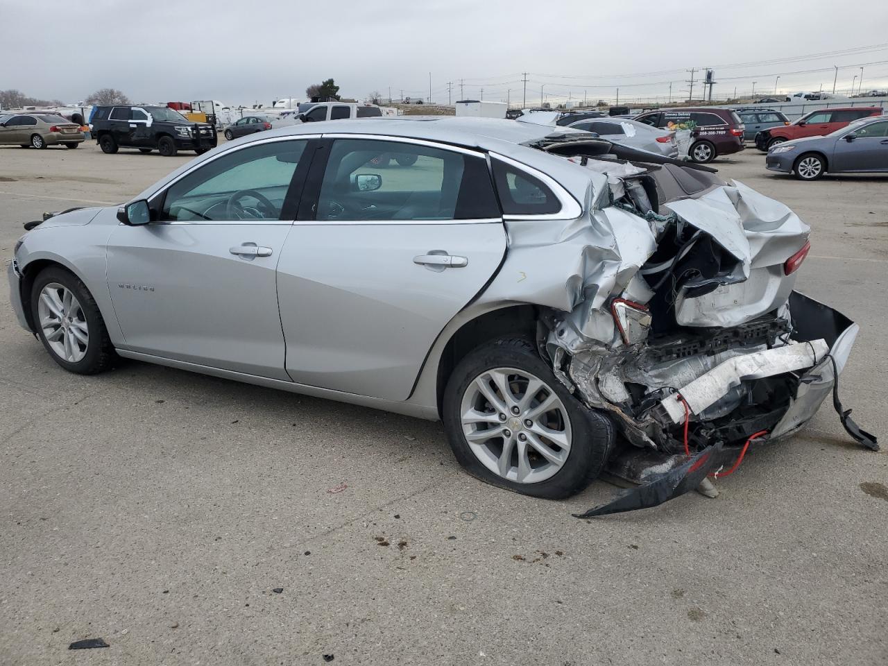 2016 Chevrolet Malibu - Image 2