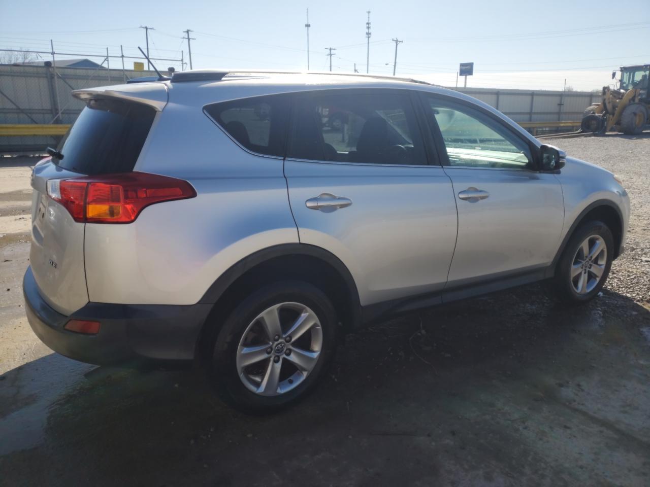 2015 Toyota RAV 4 - Image 3