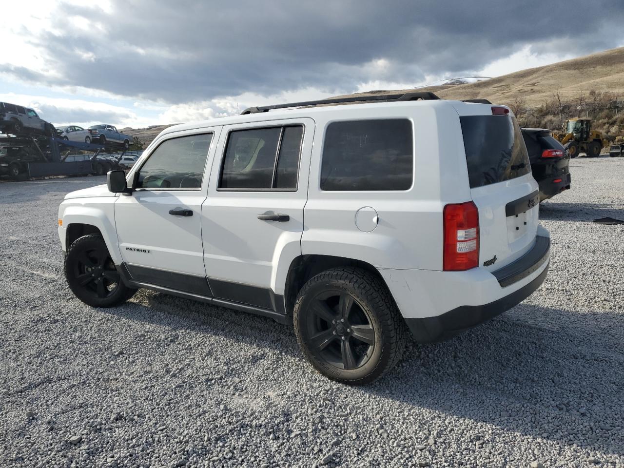 2015 Jeep Liberty (Patriot) - Image 2
